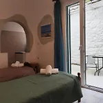 Niki Guest house
